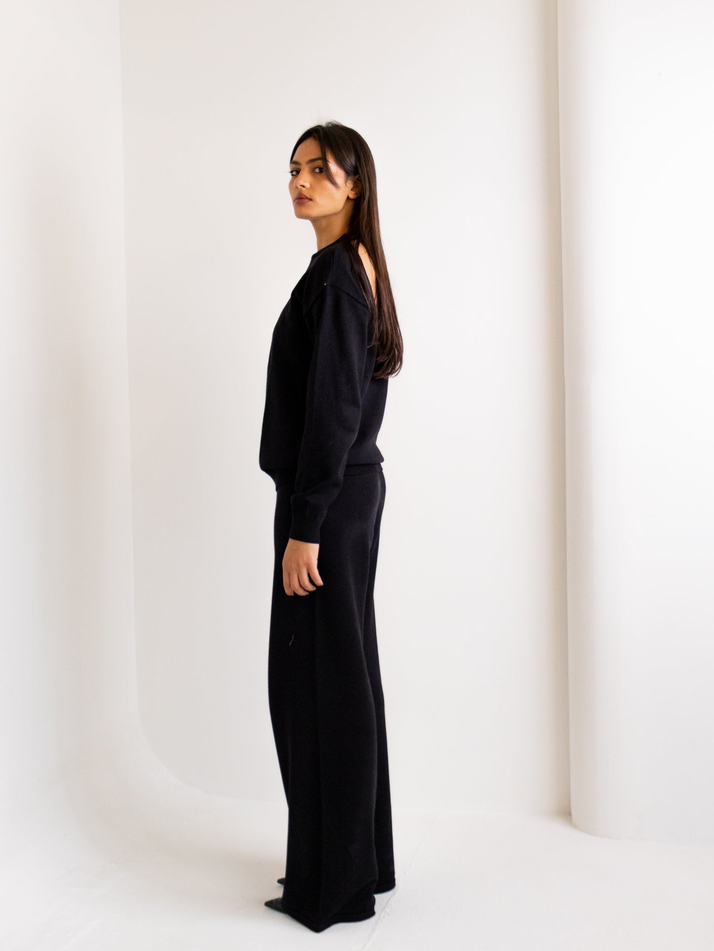 MIDNIGHT BACKLESS SWEATER